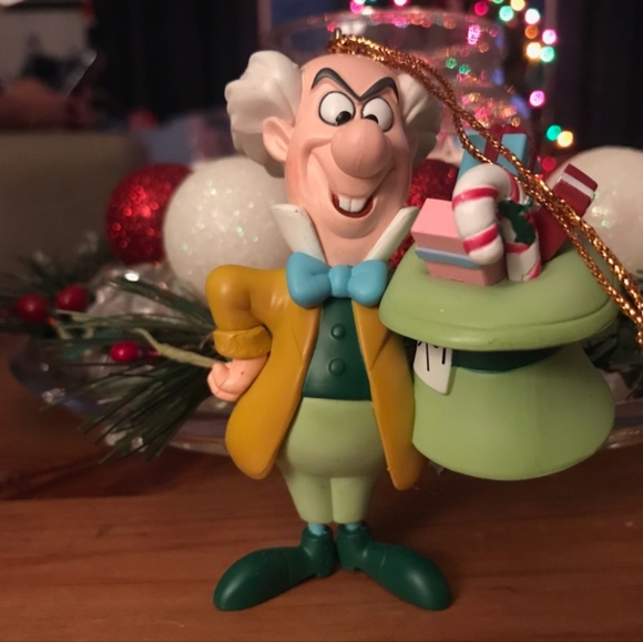 Walt Disney's Alice in wonderland Christmas collectable ornament(Mad Hatter) - Picture 1 of 4